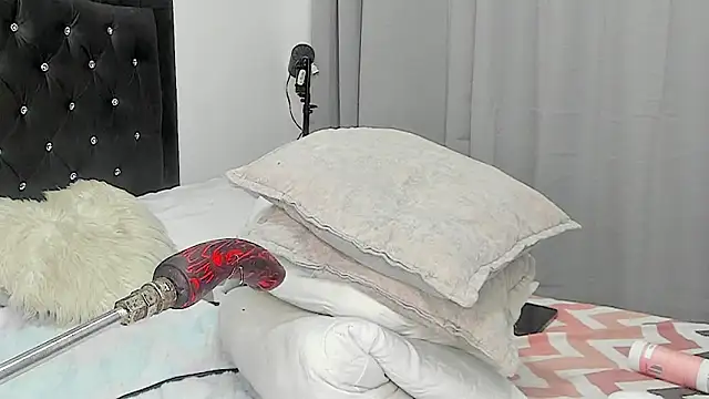 Snapshot of AlyssonKim chatting on December 19, 10:56 am AlyssonKim online show from December 19, 10:56 am