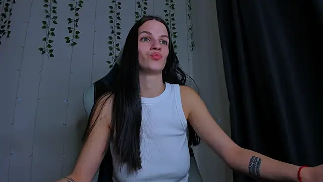 KarlaSim online show from October 31, 8:43 pm