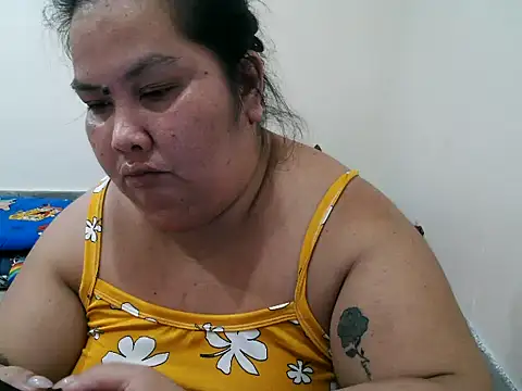 xxbigboootyxx online show from May 3, 10:43 am