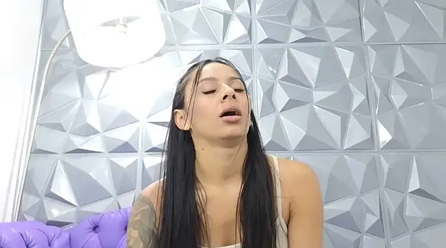 Snapshot of karlyn_angels chatting on February 25, 5:15 pm karlyn angels online show from February 25, 5:15 pm