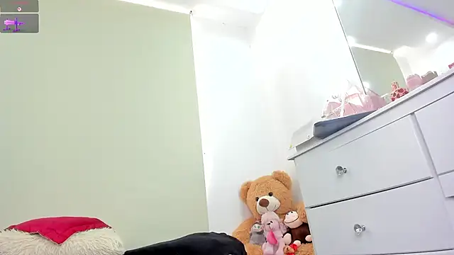 Snapshot of karlyn_angels chatting on July 5, 4:25 pm karlyn angels online show from July 5, 4:25 pm