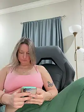 Vivian MayXxX online show from December 4, 5:49 am