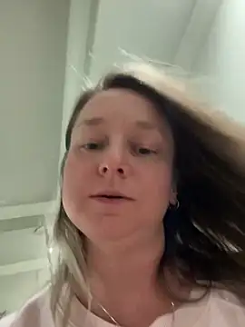 Vivian MayXxX online show from December 14, 4:34 am