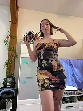 Snapshot of Daisy_Michto_Officiel chatting on December 10, 9:44 am Daisy Michto Officiel online show from December 10, 9:44 am