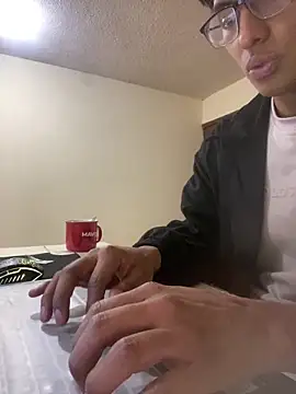 Snapshot of stuard-19 chatting on April 20, 3:53 am stuard-19 online show from April 20, 3:53 am