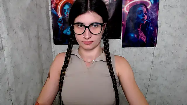 Snapshot of MaryEm976 chatting on July 12, 9:33 am MaryEm976 online show from July 12, 9:33 am