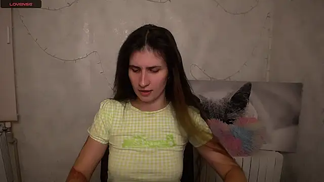 Snapshot of MaryEm976 chatting on July 27, 10:44 am MaryEm976 online show from July 27, 10:44 am