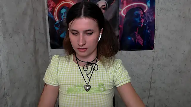 Snapshot of MaryEm976 chatting on July 31, 10:47 am MaryEm976 online show from July 31, 10:47 am
