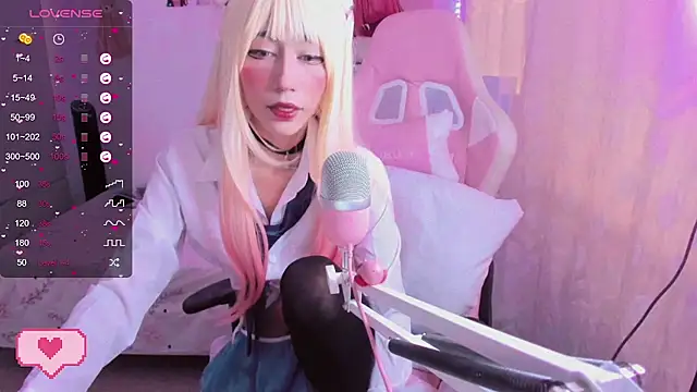 Snapshot of mia_kawaii05 chatting on February 12, 6:30 pm mia kawaii05 online show from February 12, 6:30 pm