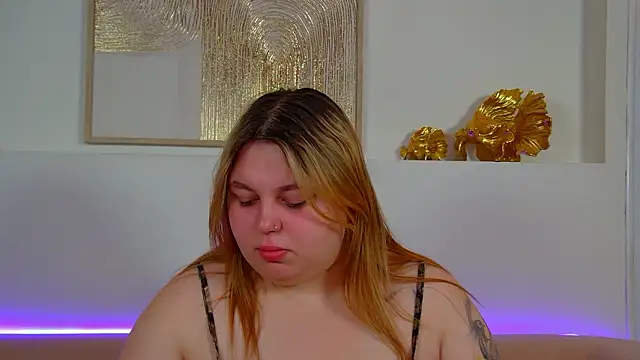 LillianKim online show from March 12, 6:36 pm