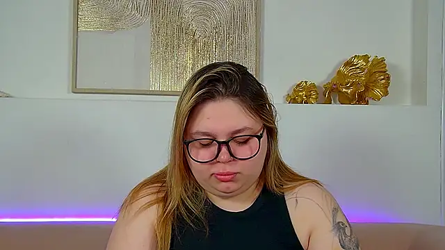 LillianKim online show from March 15, 6:19 am