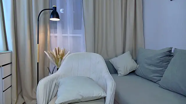 KylieLips online show from March 17, 6:00 pm