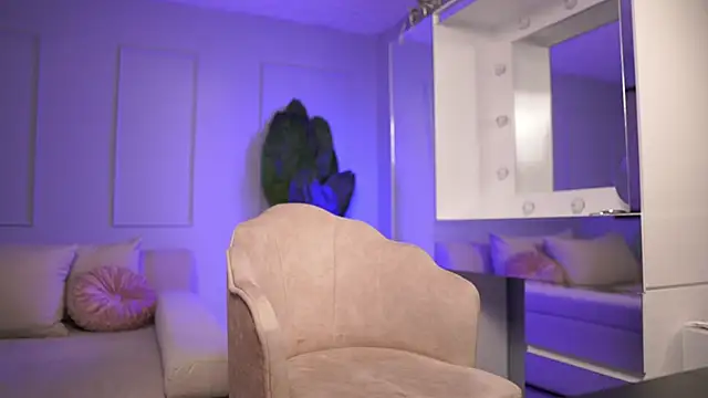 Snapshot of Lauraxx69 chatting on March 3, 9:00 am Lauraxx69 online show from March 3, 9:00 am