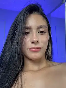 Snapshot of Lauraxx69 chatting on March 17, 7:35 am Lauraxx69 online show from March 17, 7:35 am