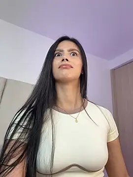 Lauraxx69 online show from August 8, 8:55 pm