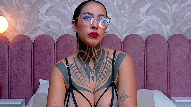 NicoleBlum online show from July 11, 1:36 pm