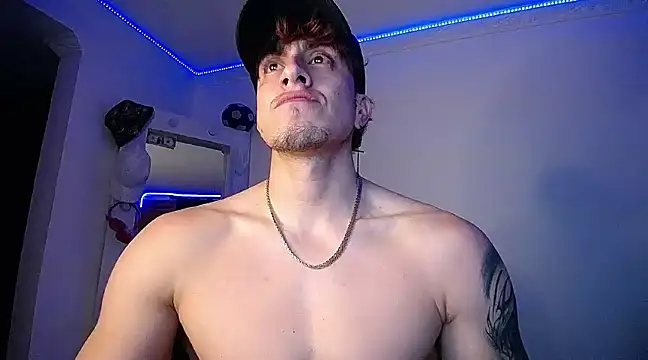 Snapshot of strongboy_ chatting on December 30, 2:42 am strongboy online show from December 30, 2:42 am