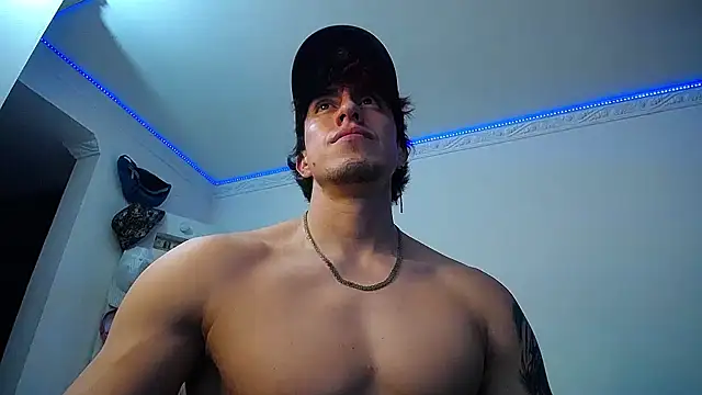 Snapshot of strongboy_ chatting on January 29, 12:54 am strongboy online show from January 29, 12:54 am