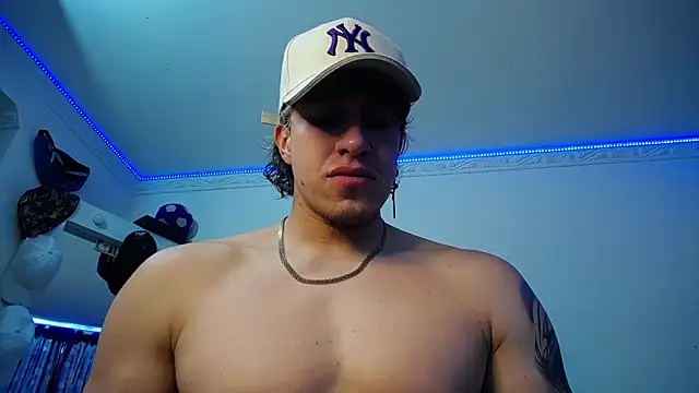 Snapshot of strongboy_ chatting on September 20, 6:53 pm strongboy online show from September 20, 6:53 pm