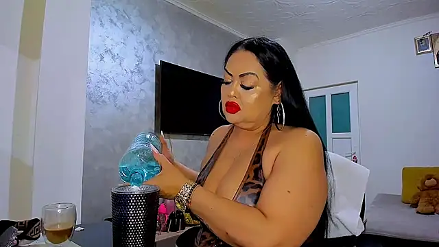 Snapshot of Brendaxx1 chatting on May 15, 8:49 pm Brendaxx1 online show from May 15, 8:49 pm