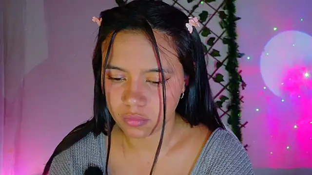 Snapshot of -Camila_ chatting on May 27, 2:14 pm -Camila online show from May 27, 2:14 pm