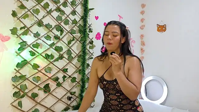 Snapshot of -Camila_ chatting on July 1, 5:12 pm -Camila online show from July 1, 5:12 pm