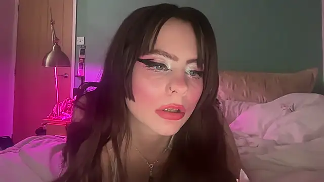 Snapshot of crystalsbaby chatting on April 16, 12:22 am crystalsbaby online show from April 16, 12:22 am