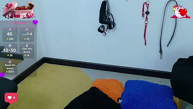 Snapshot of Catwhite_ chatting on February 24, 6:58 pm Catwhite online show from February 24, 6:58 pm