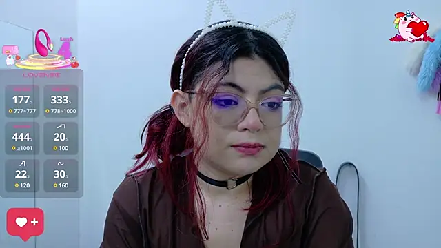 Snapshot of Catwhite_ chatting on March 11, 12:28 pm Catwhite online show from March 11, 12:28 pm