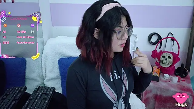 Snapshot of Catwhite_ chatting on October 27, 8:02 pm Catwhite online show from October 27, 8:02 pm