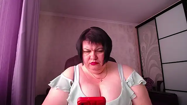 JuicyLady Di online show from September 17, 5:09 am