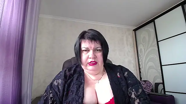 JuicyLady Di online show from September 28, 5:35 am