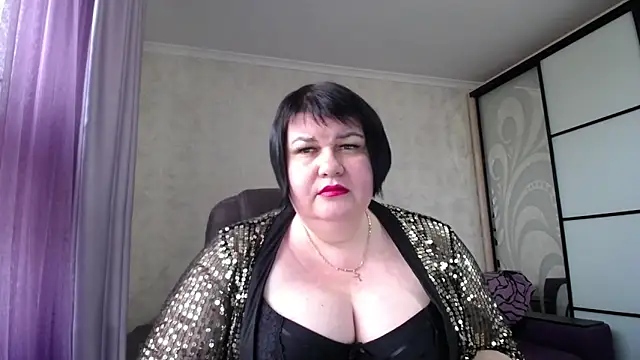 JuicyLady Di online show from October 6, 8:01 am