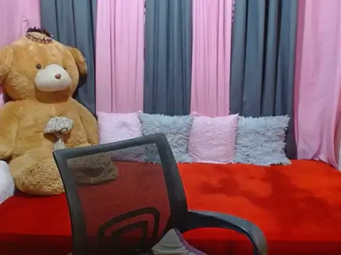 Snapshot of xxSexyBitch69xx chatting on October 24, 10:22 am xxSexyBitch69xx online show from October 24, 10:22 am