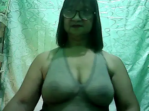 Snapshot of ScorpionLove12 chatting on February 3, 6:46 pm ScorpionLove12 online show from February 3, 6:46 pm