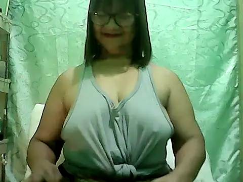 Snapshot of ScorpionLove12 chatting on February 21, 5:47 pm ScorpionLove12 online show from February 21, 5:47 pm