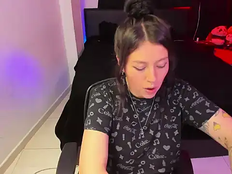 Snapshot of lia_minami chatting on June 17, 4:04 am lia minami online show from June 17, 4:04 am