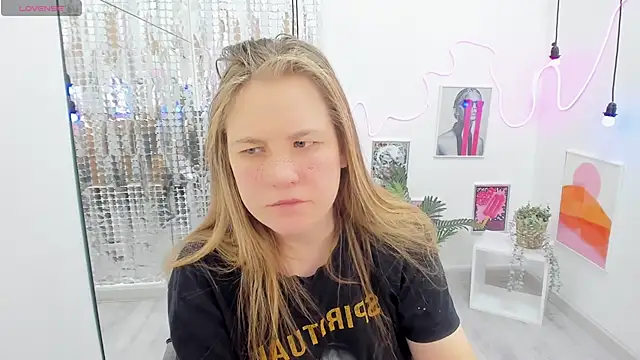 JadeSoft online show from February 22, 3:01 am