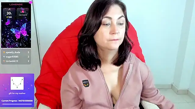 Snapshot of danielahot66 chatting on June 8, 1:33 pm danielahot66 online show from June 8, 1:33 pm
