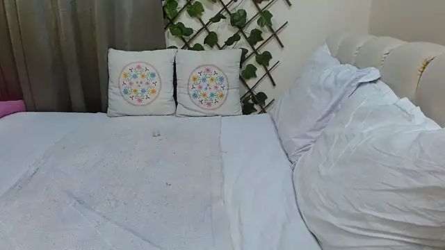 Lovelywife786 online show from February 9, 5:43 pm