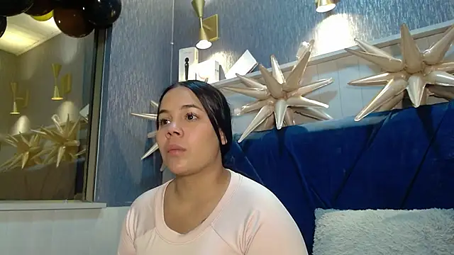 EmilyQueen3x online show from December 15, 9:08 pm