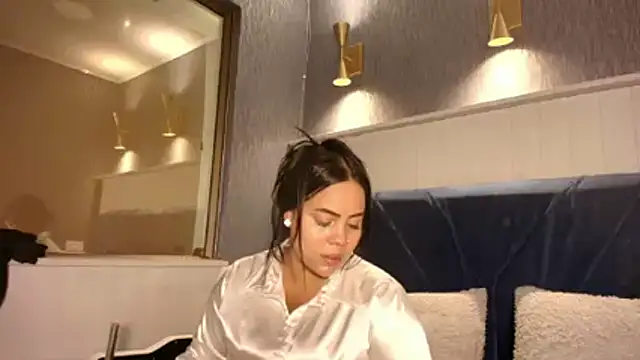 EmilyQueen3x online show from March 14, 2:00 pm