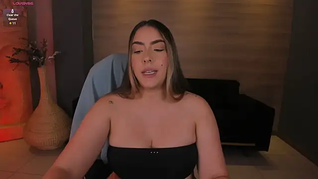 Snapshot of MartinnaBonnet chatting on January 7, 4:27 pm MartinnaBonnet online show from January 7, 4:27 pm