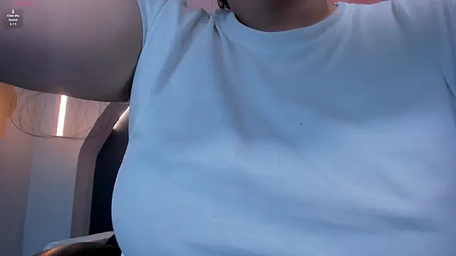 Snapshot of MartinnaBonnet chatting on January 9, 10:41 am MartinnaBonnet online show from January 9, 10:41 am