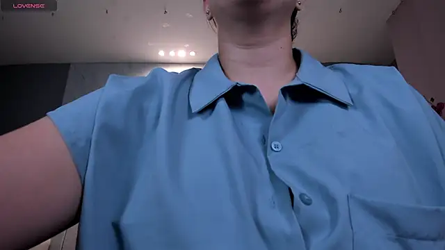 Snapshot of MartinnaBonnet chatting on February 16, 10:21 am MartinnaBonnet online show from February 16, 10:21 am