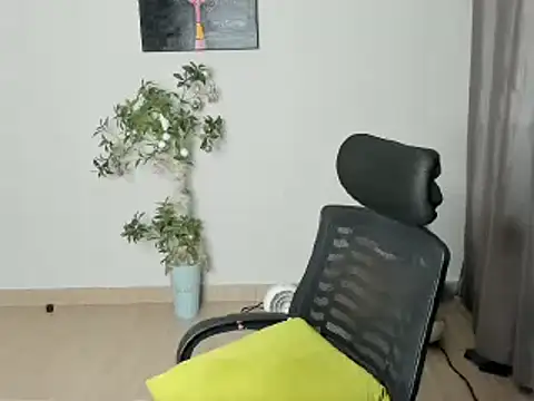 Snapshot of _Hello_Titty_ chatting on December 25, 1:53 am Hello Titty online show from December 25, 1:53 am