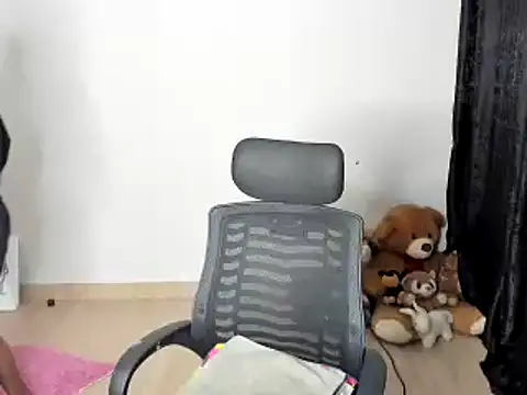 Snapshot of _Hello_Titty_ chatting on February 25, 12:47 am Hello Titty online show from February 25, 12:47 am