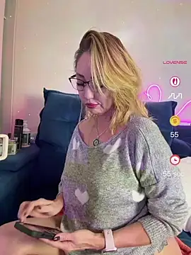 Snapshot of RAIRAsexy chatting on July 7, 11:42 pm RAIRAsexy online show from July 7, 11:42 pm