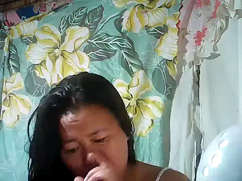 Snapshot of Sexyhorney4u chatting on November 17, 8:14 pm Sexyhorney4u online show from November 17, 8:14 pm