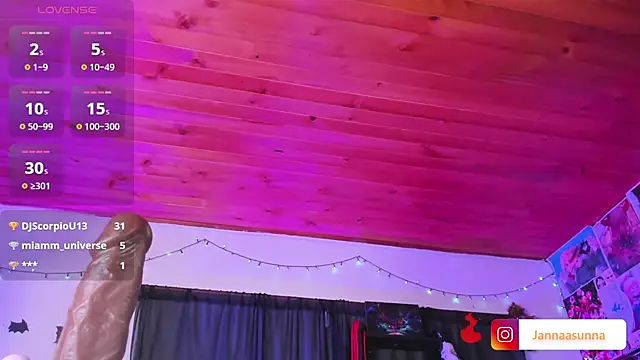 Snapshot of EmmaRusso chatting on January 11, 1:27 am EmmaRusso online show from January 11, 1:27 am